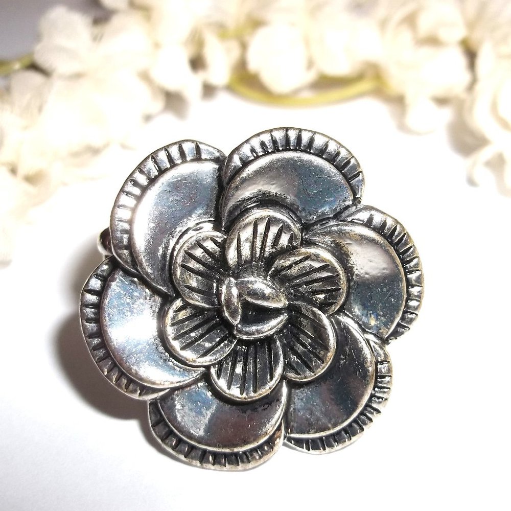 Adjustable Ring Silver Flower Stretch Band Woman Fashion Accessory Girl A954
